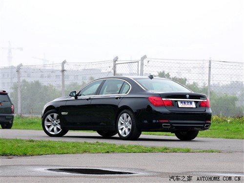 宝马增推730Li典雅型新车 售89.8万元